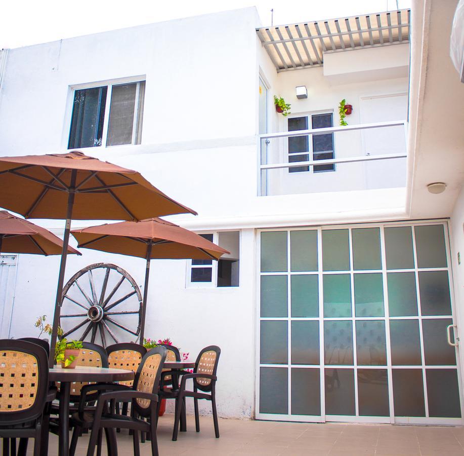 Moloch Hostel & Suites Канкун Екстериор снимка