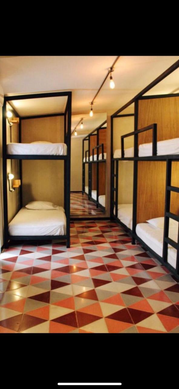 Moloch Hostel & Suites Канкун Екстериор снимка