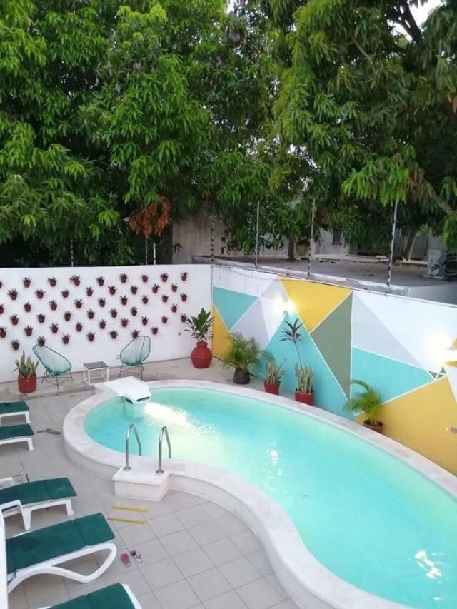 Moloch Hostel & Suites Канкун Екстериор снимка