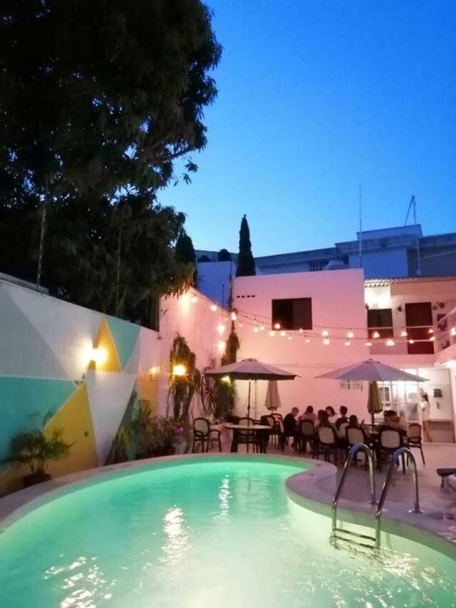 Moloch Hostel & Suites Канкун Екстериор снимка
